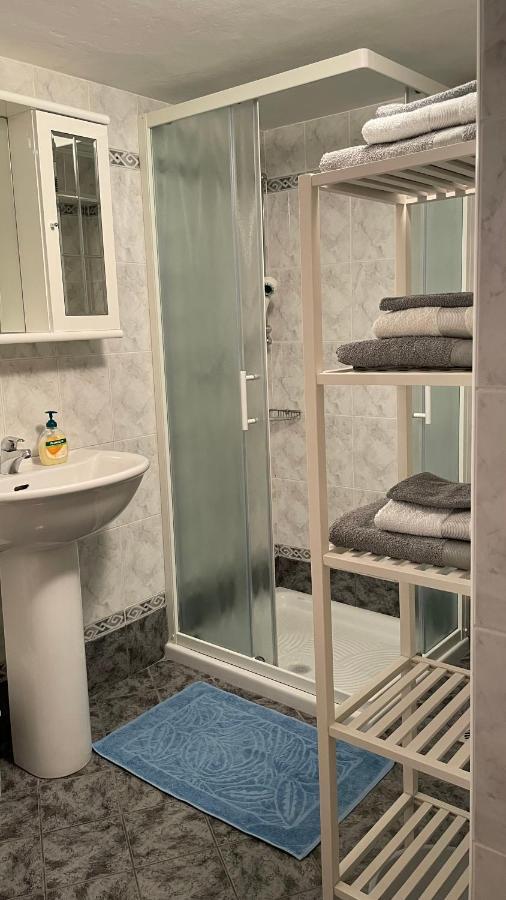 コバリードApartma Zotlerアパートメント エクステリア 写真