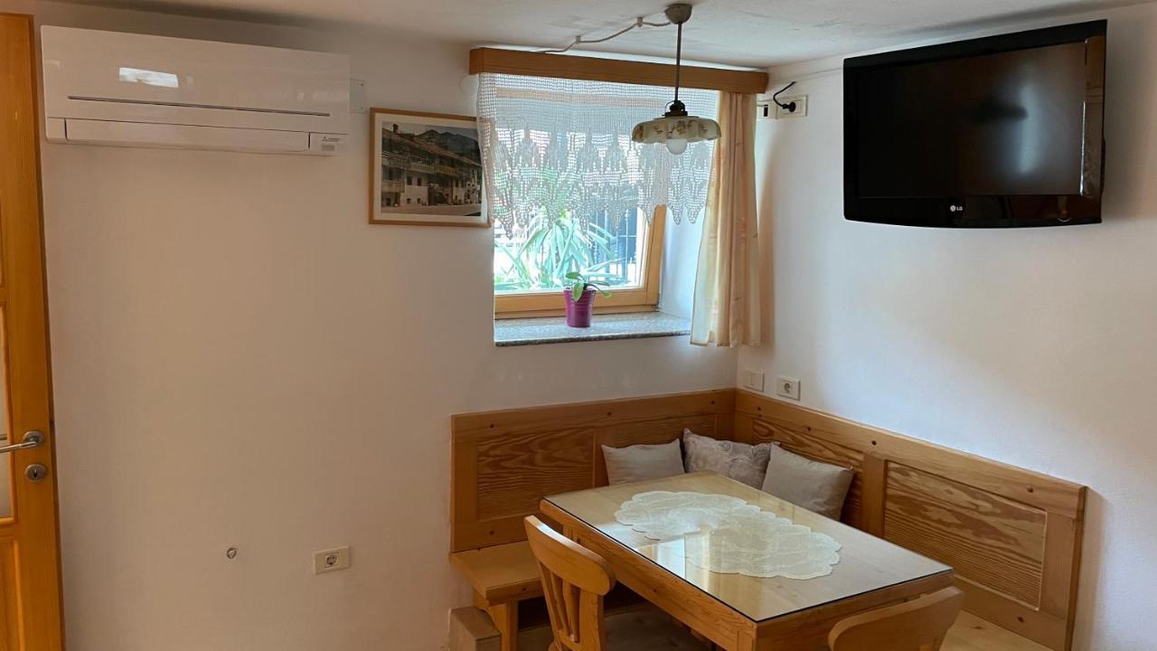 コバリードApartma Zotlerアパートメント エクステリア 写真
