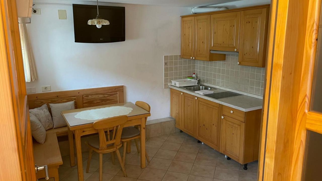 コバリードApartma Zotlerアパートメント エクステリア 写真